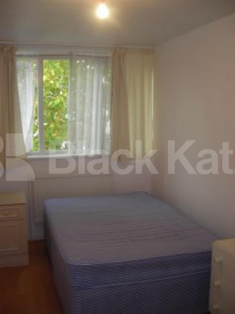 			4 Bedroom, 1 bath, 1 reception Flat			 Turpin Way, ARCHWAY N19